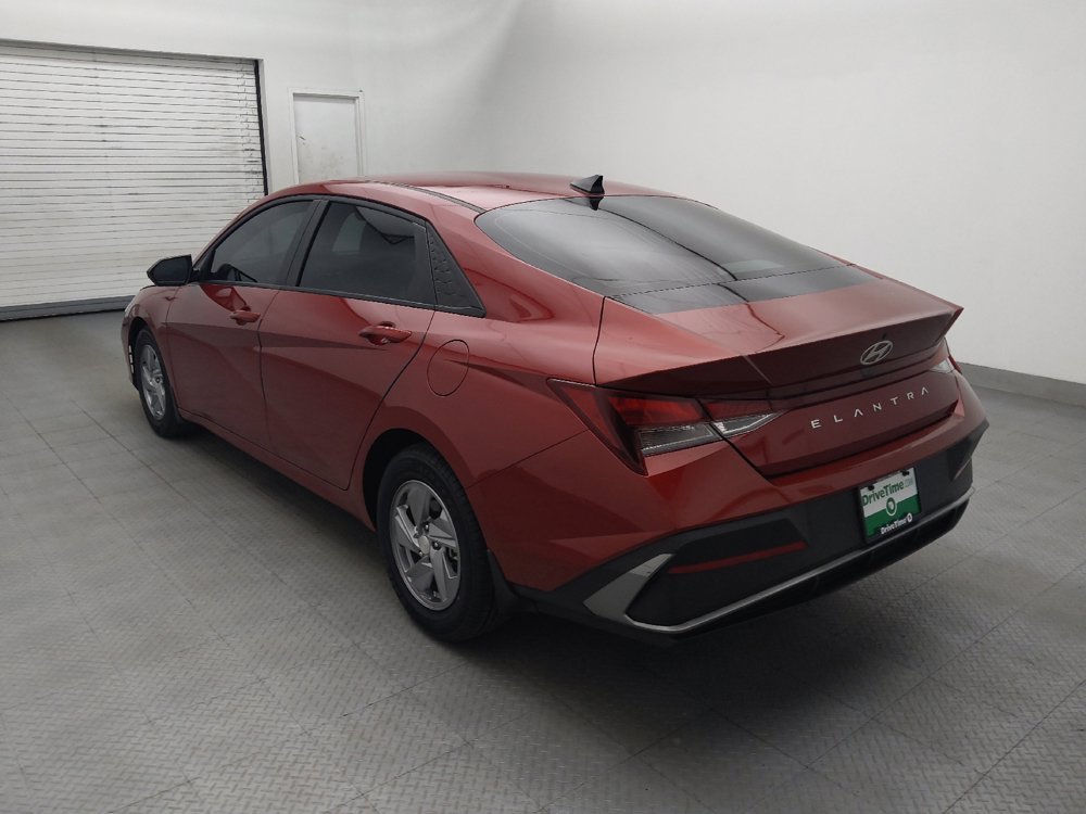 Used 2025 Hyundai Elantra SE FWD image 5