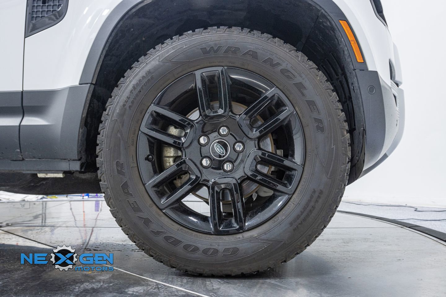 Used 2023 Land Rover Defender 110 S image 45