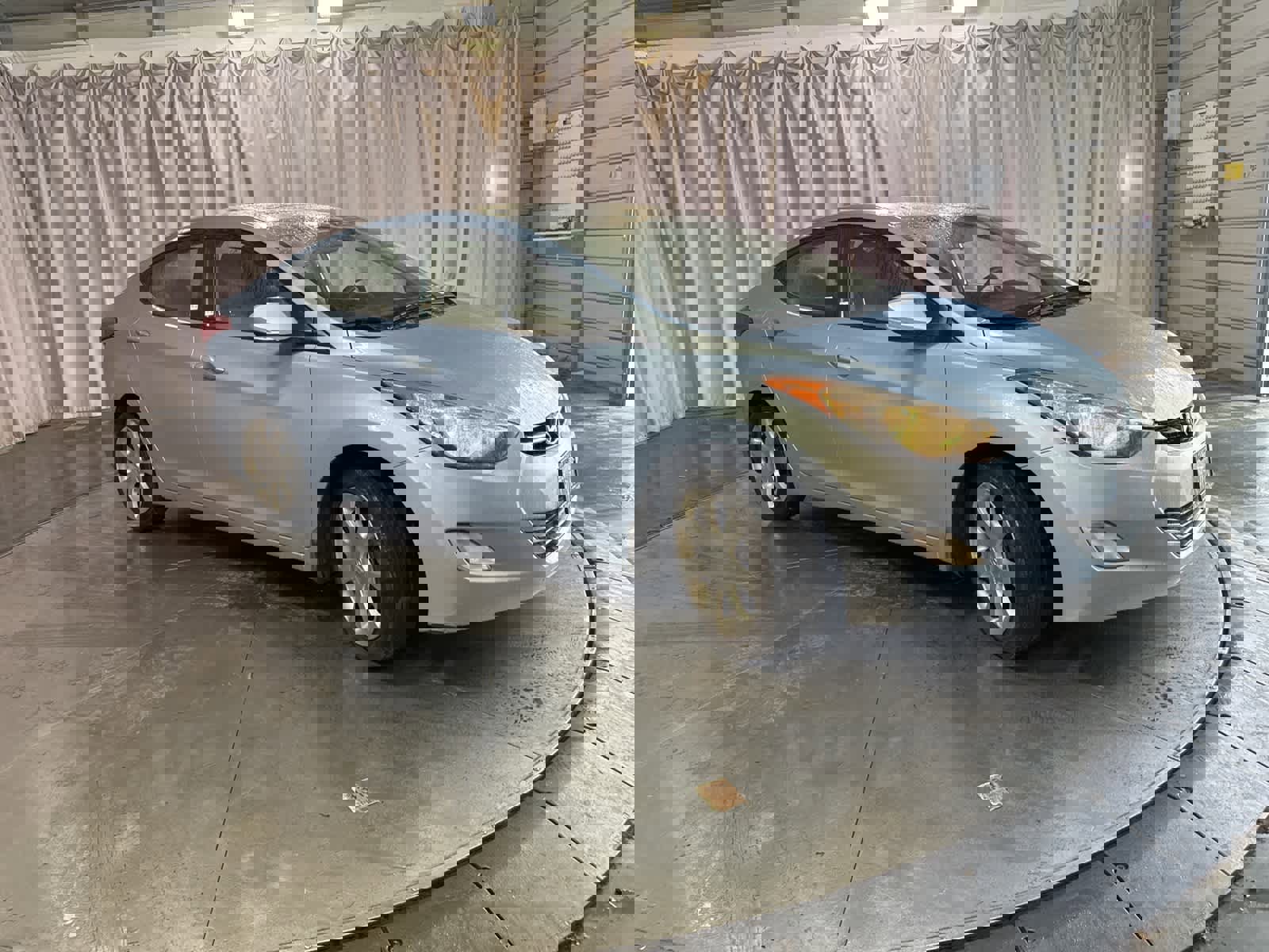 Used 2013 Hyundai Elantra Limited w/ Technology Pkg image 2