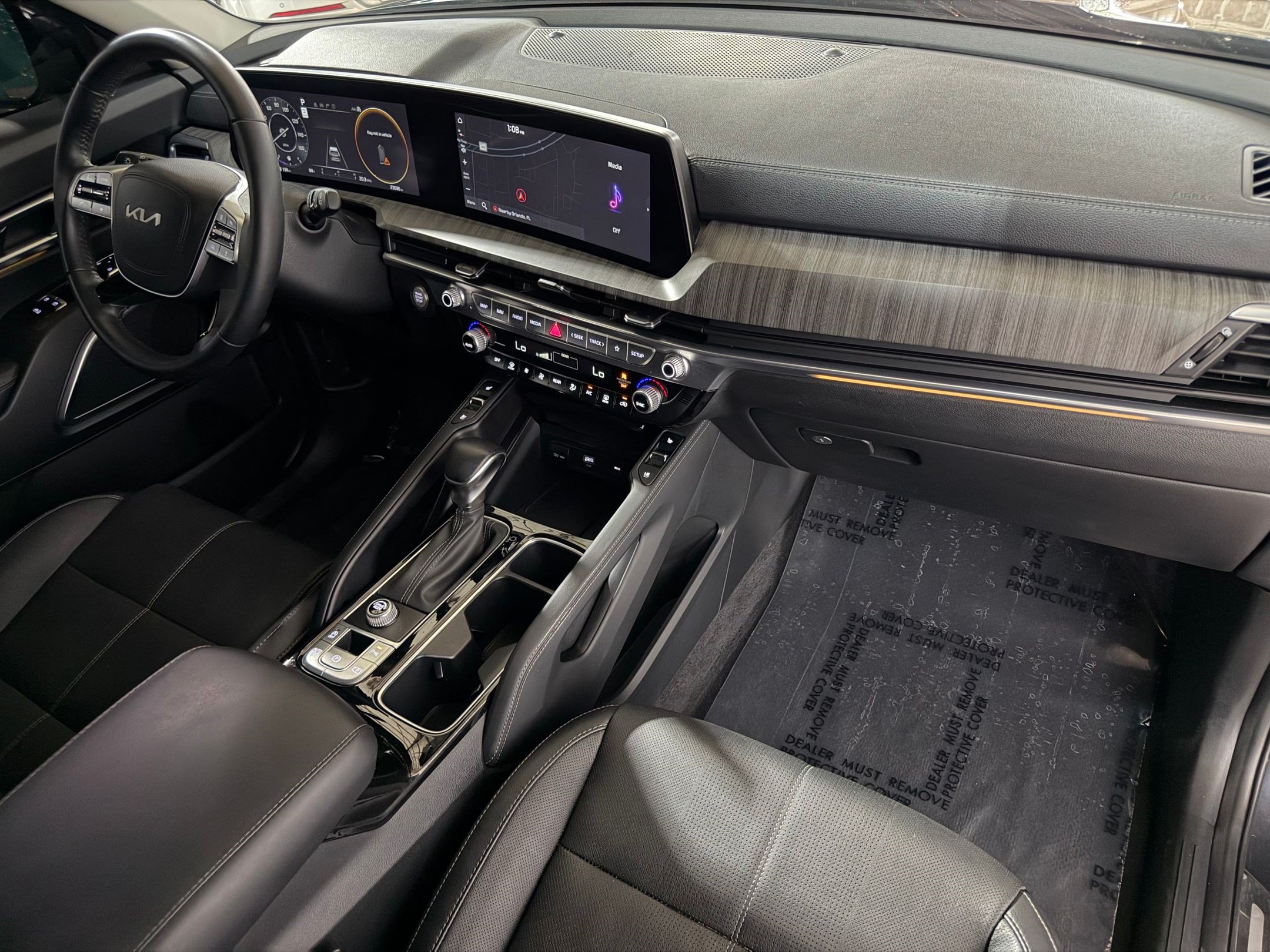 Used 2024 Kia Telluride SX w/ Towing Package FWD image 48