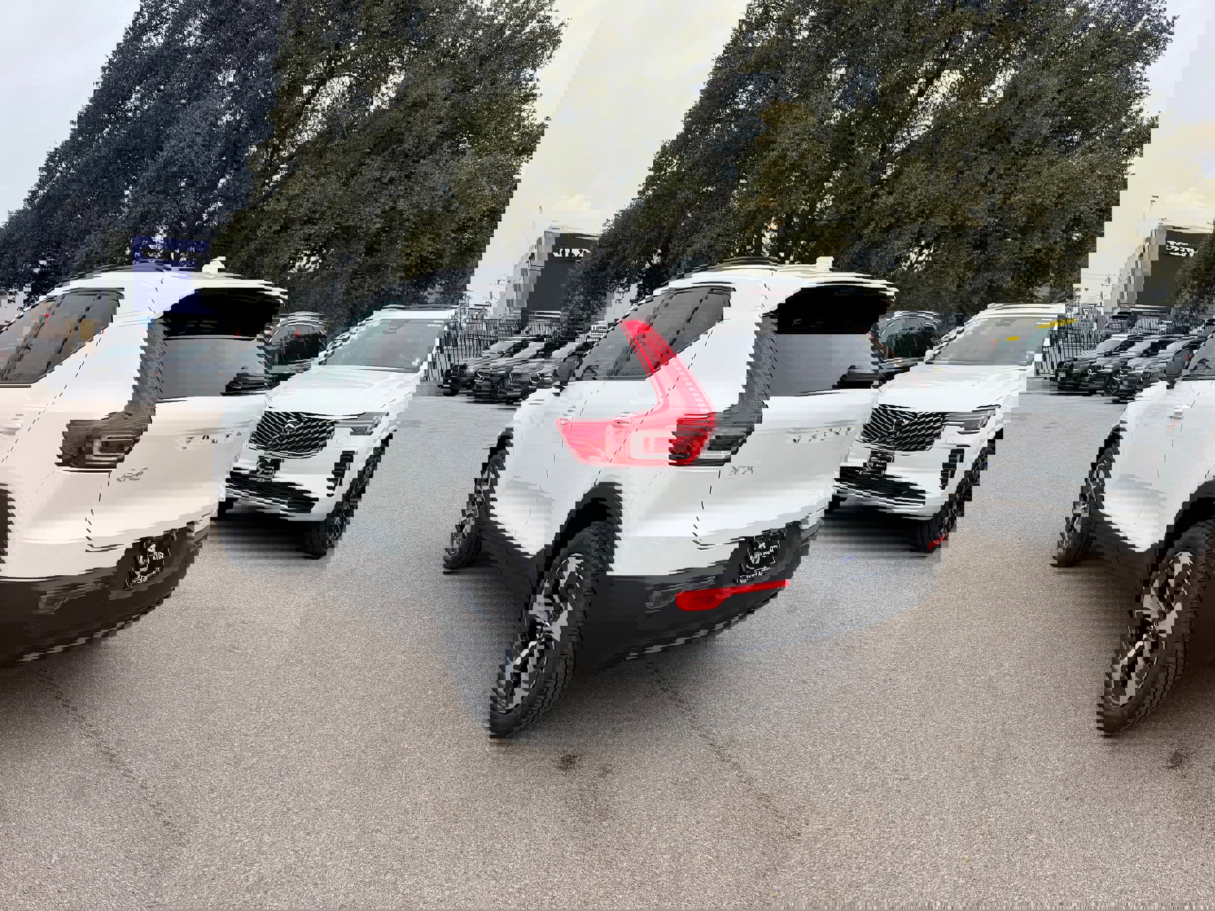 New 2026 Volvo XC40 B4 Plus w/ Protection Package Premier image 4