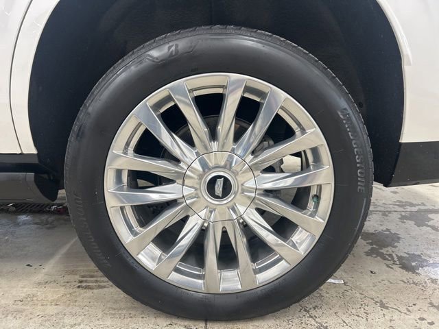 Used 2024 Cadillac Escalade Premium Luxury w/ Performance Package AWD/4WD image 8