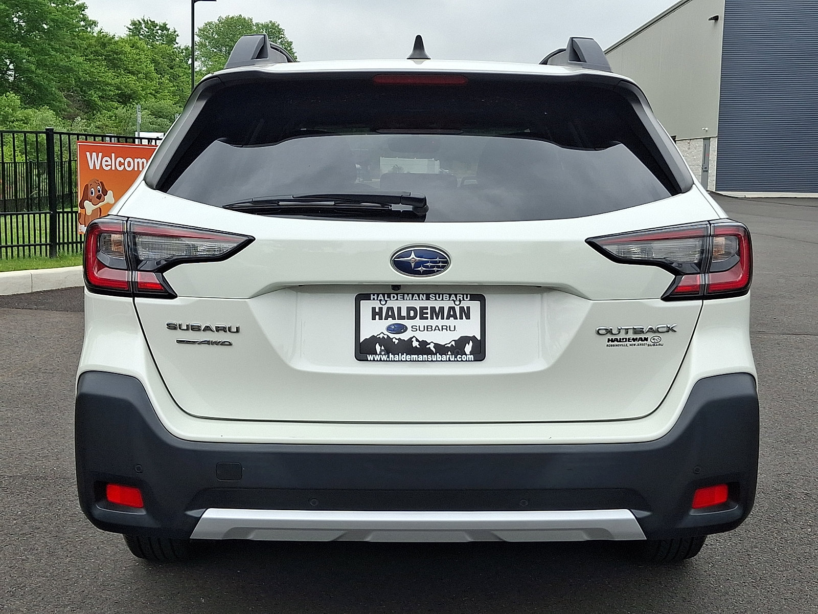 Certified 2023 Subaru Outback Limited AWD/4WD image 6