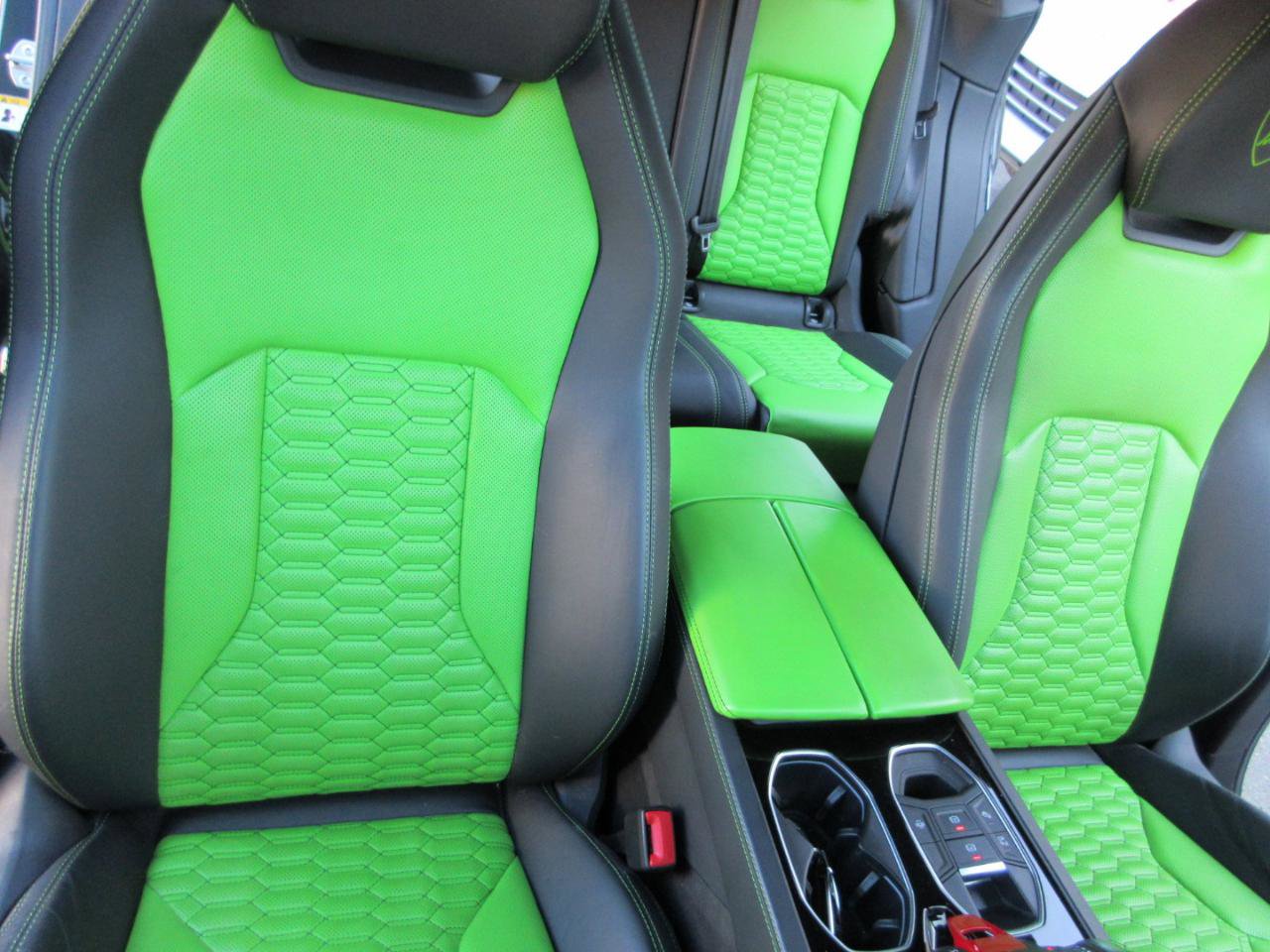 Used 2022 Lamborghini Urus image 34