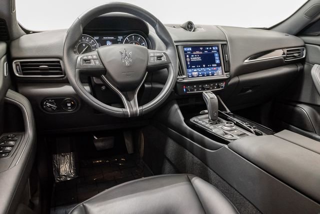 Used 2023 Maserati Levante GT AWD/4WD image 6