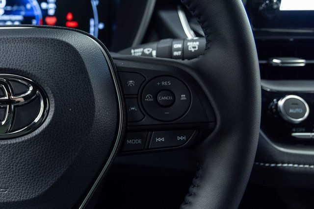 Used 2025 Toyota Corolla XSE image 15