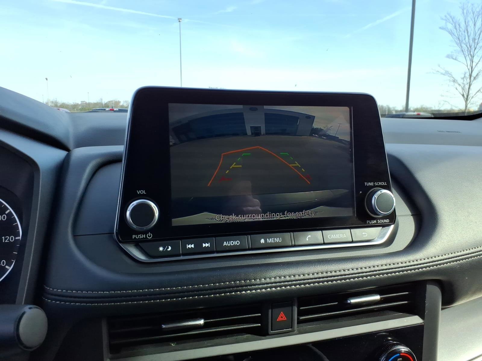 Used 2024 Nissan Rogue SV image 21