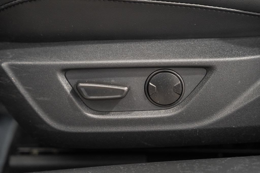 Used 2025 Ford Mustang Premium RWD image 26