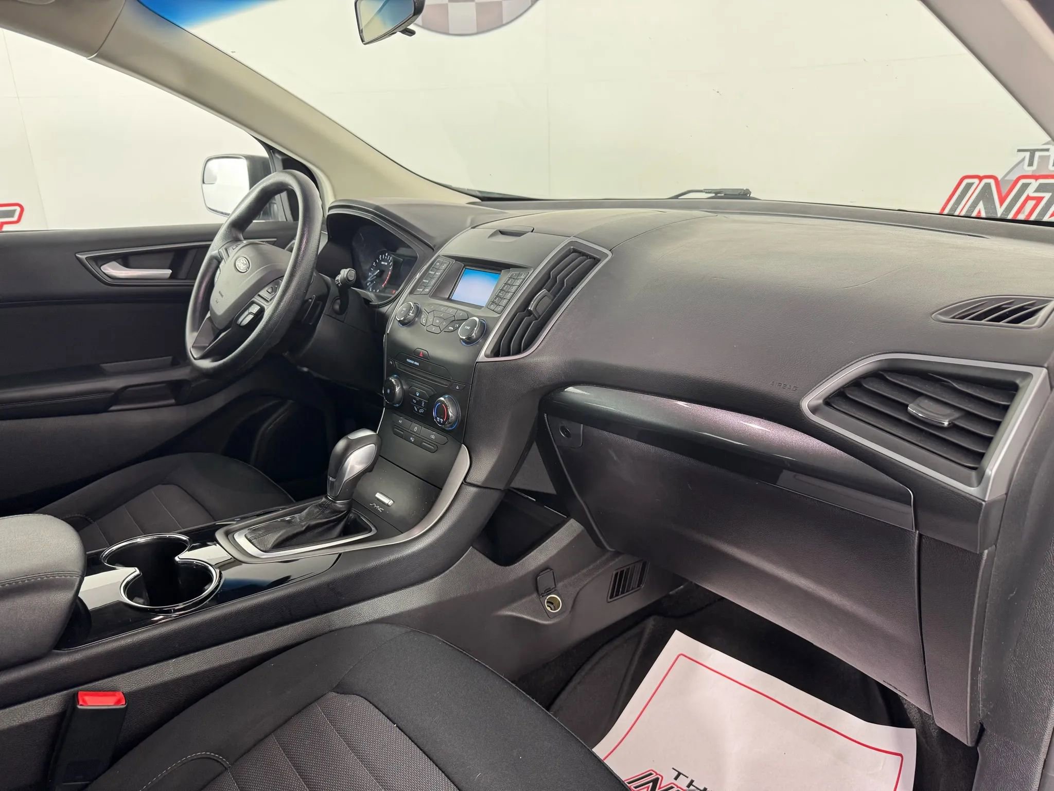 Used 2017 Ford Edge SE image 12