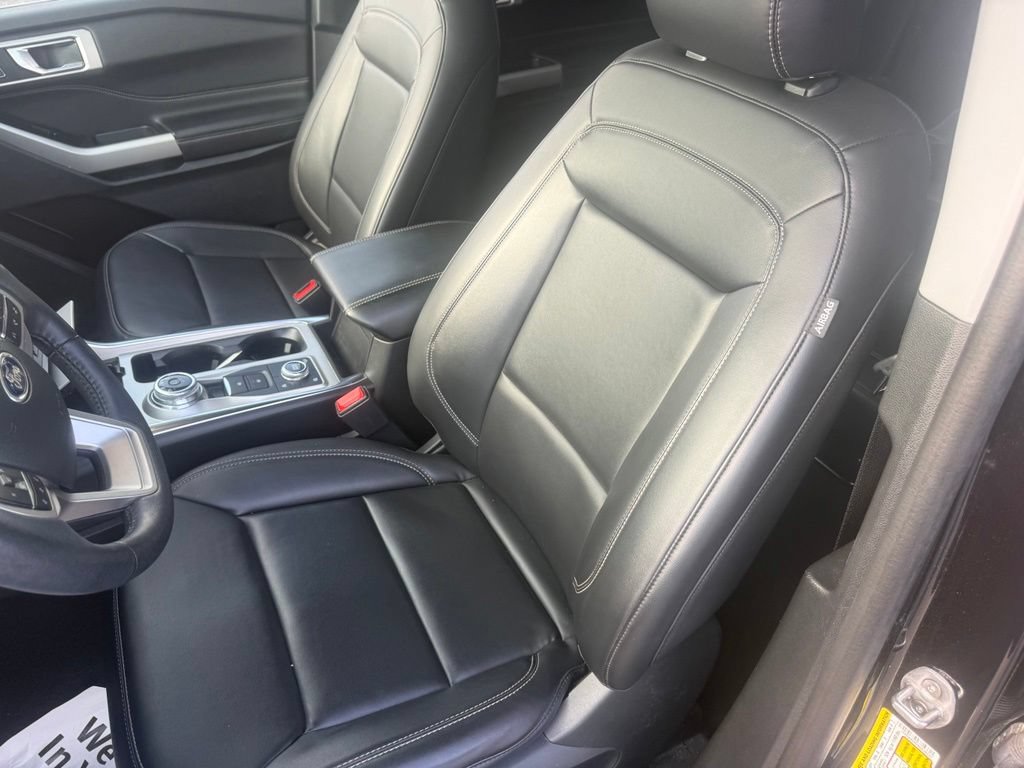 Used 2024 Ford Explorer XLT w/ Equipment Group 202A AWD/4WD image 18