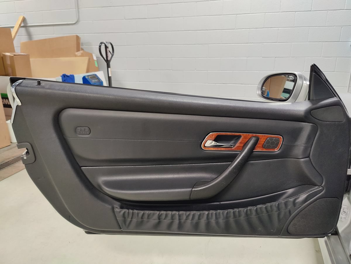 Used 2004 Mercedes-Benz SLK 320 image 21