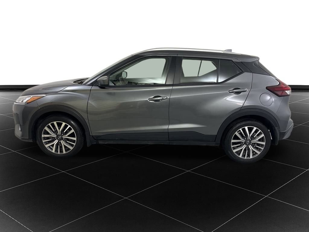 Used 2024 Nissan Kicks SV image 2