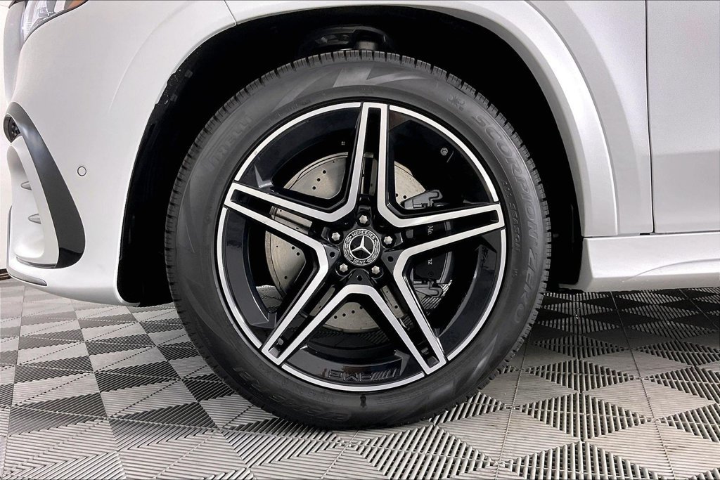 New 2026 Mercedes-Benz GLS 450 4MATIC image 12