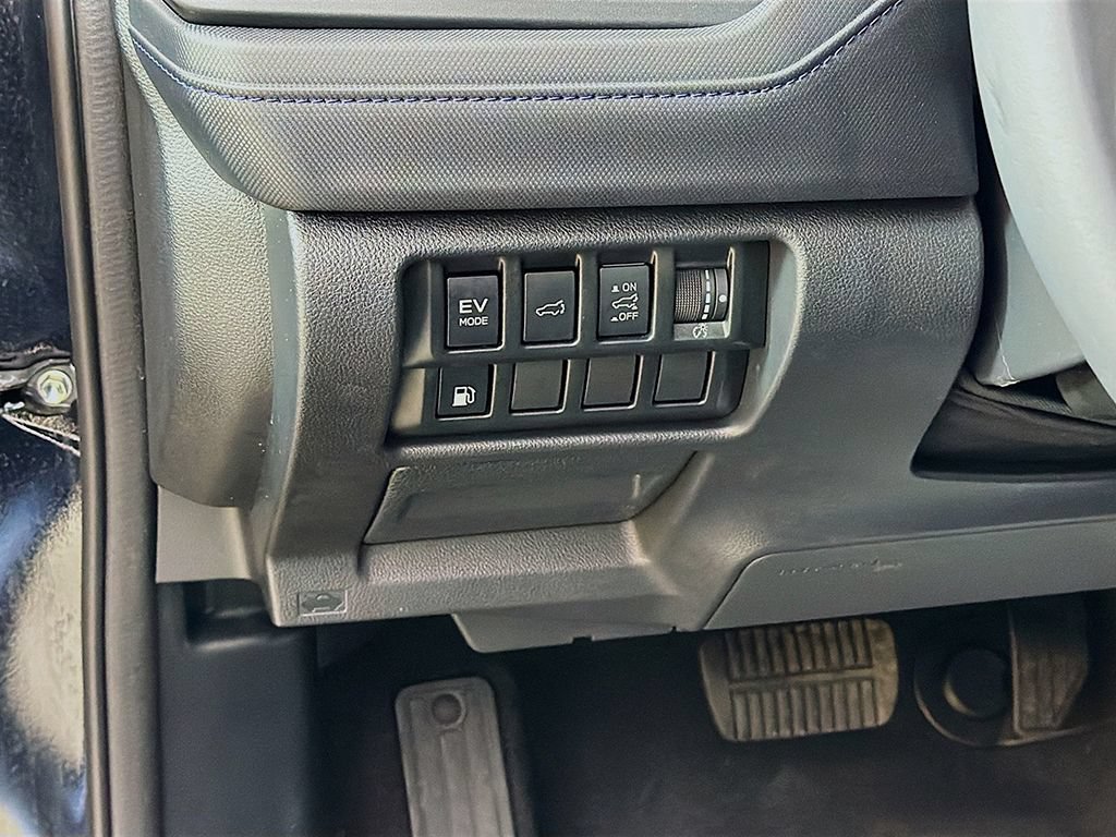 Used 2025 Subaru Forester Premium AWD/4WD image 32