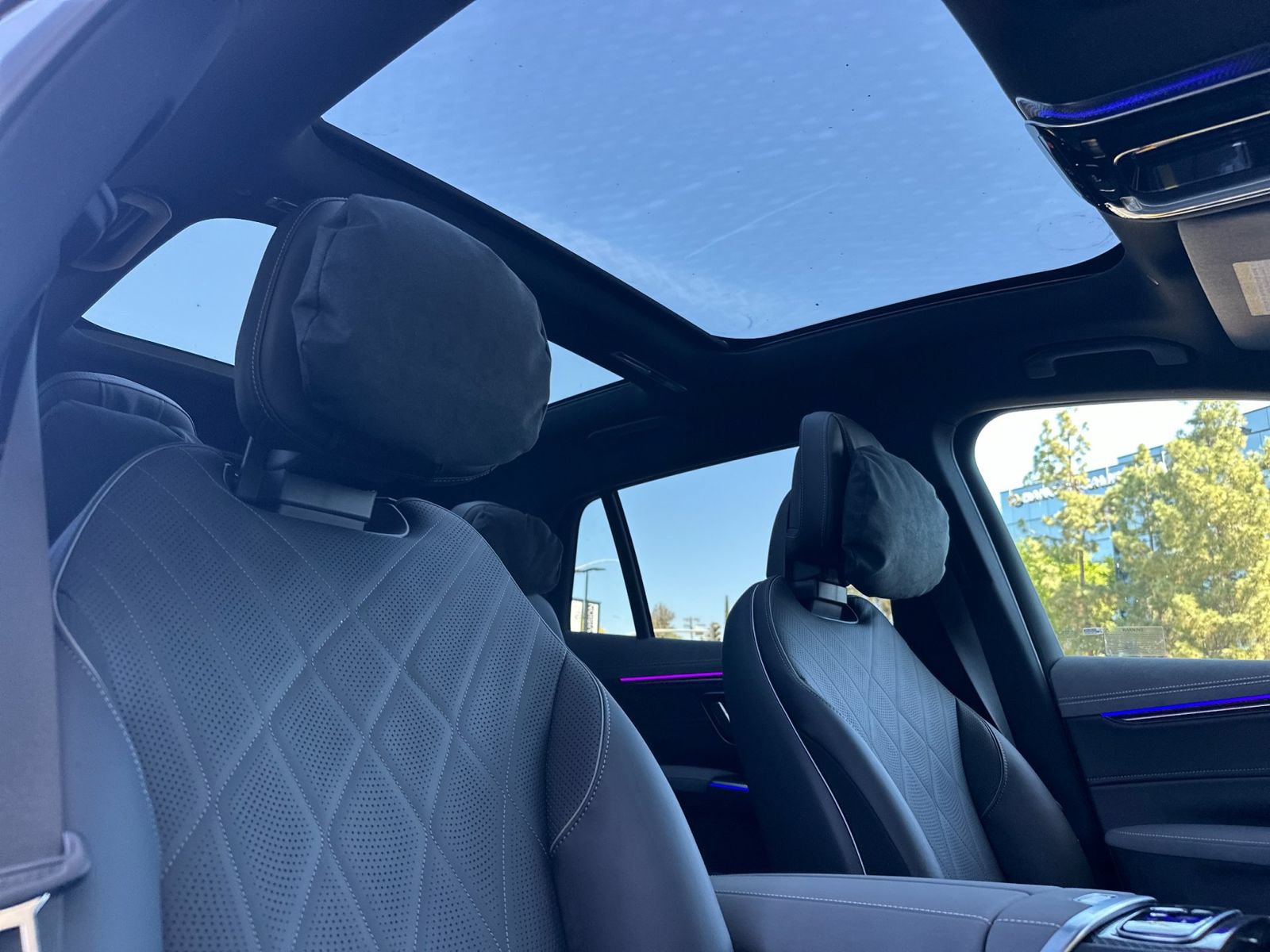 New 2026 Mercedes-Benz EQS 550 4MATIC SUV image 17