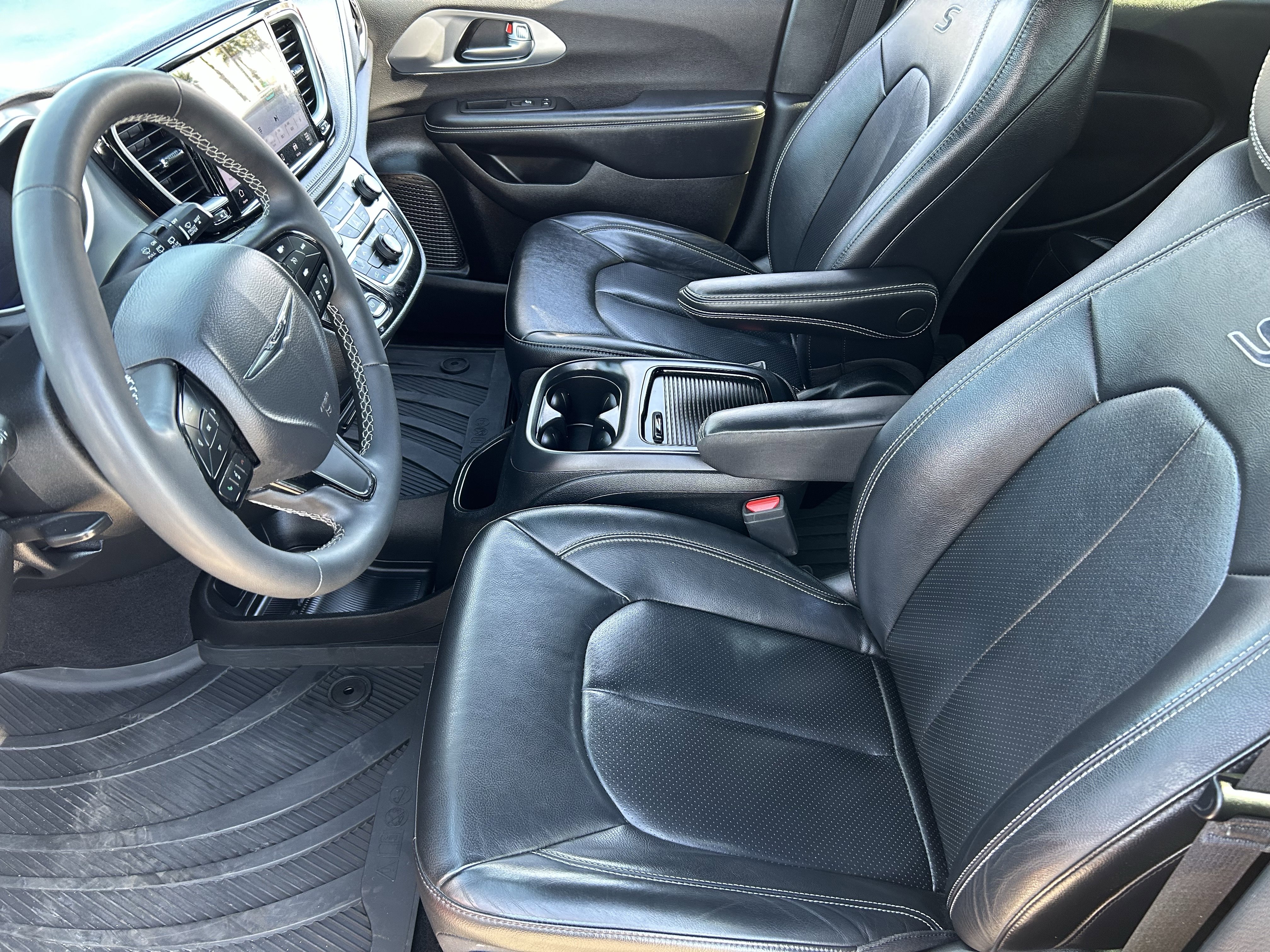 Certified 2022 Chrysler Pacifica Touring-L w/ S Appearance Package image 20