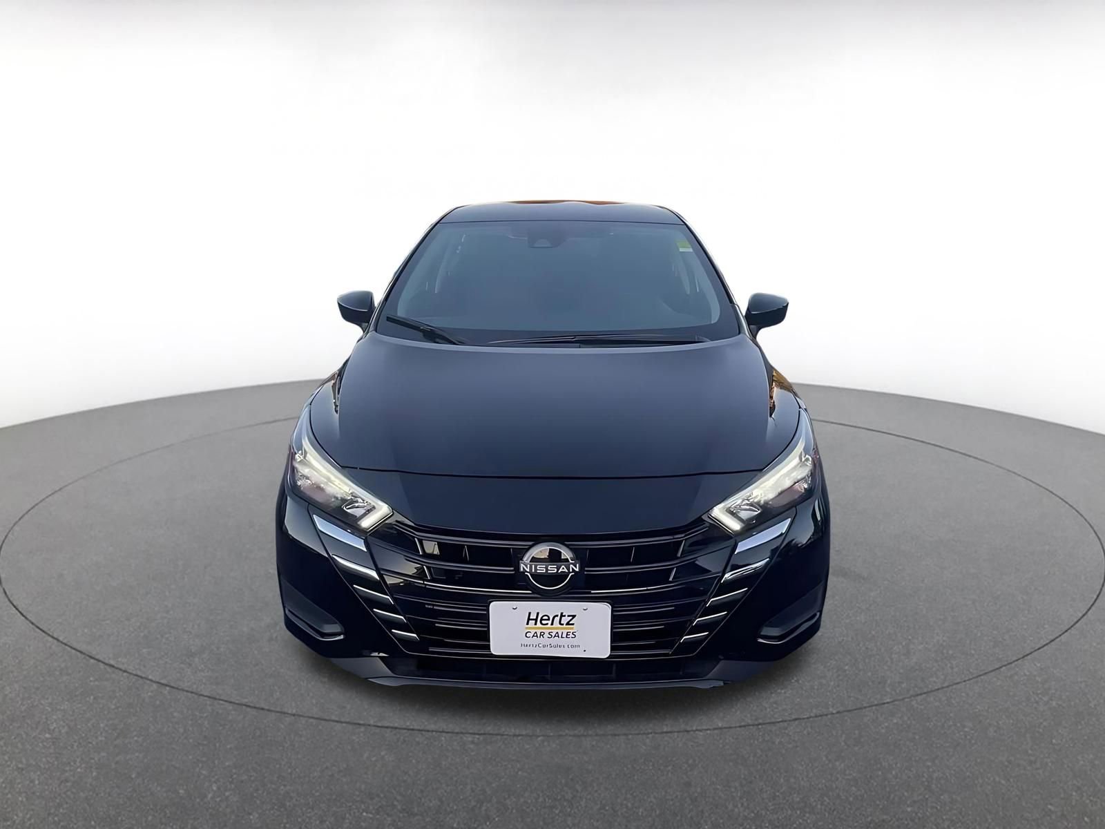 Used 2025 Nissan Versa SV image 4