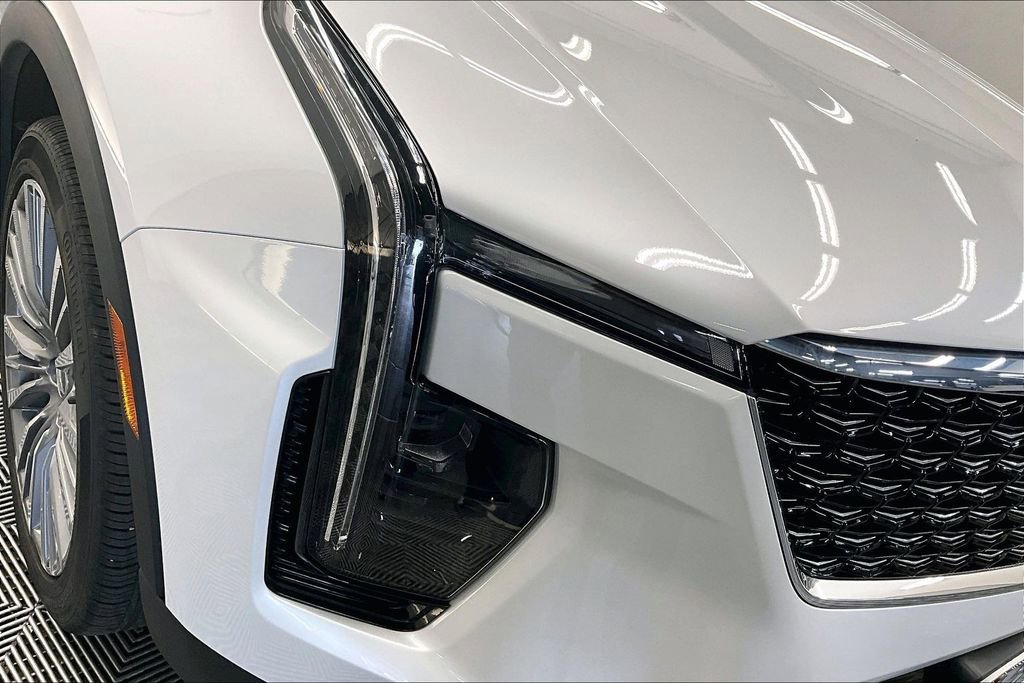 Used 2024 Cadillac XT4 Premium Luxury image 26