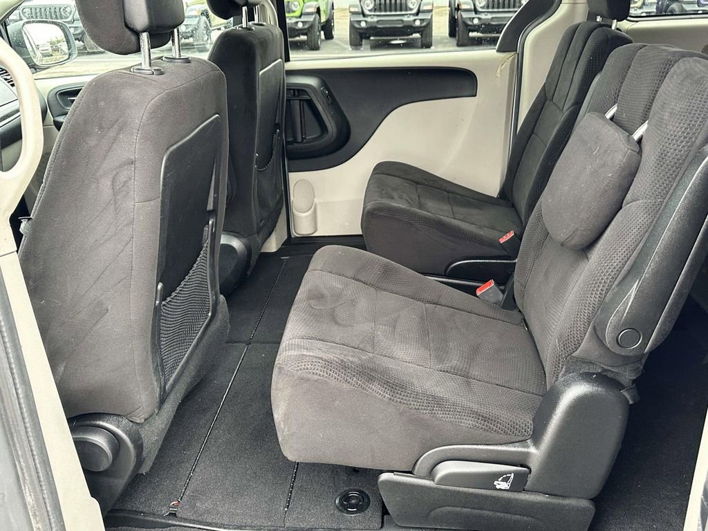 Used 2013 Dodge Grand Caravan SE FWD image 12