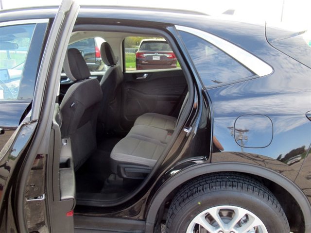 Used 2021 Ford Escape SE w/ Cold Weather Package AWD/4WD image 15