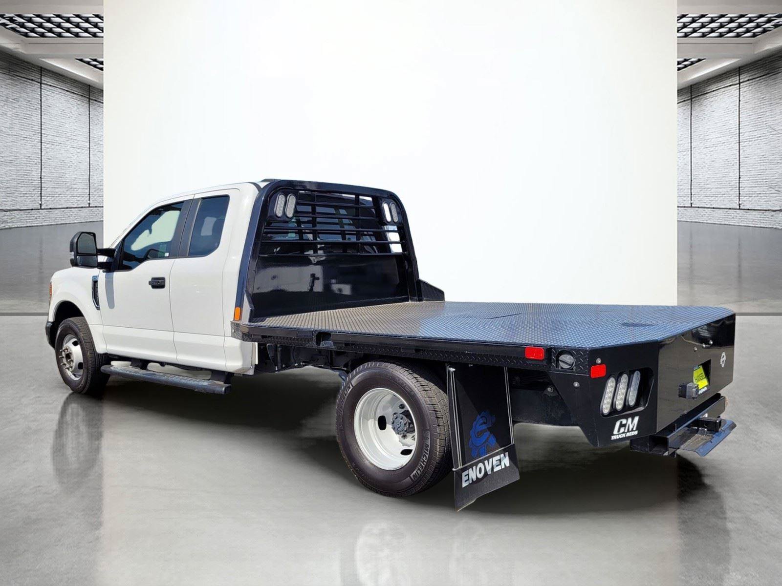 Used 2020 Ford F350 XL w/ Power Equipment Group image 9
