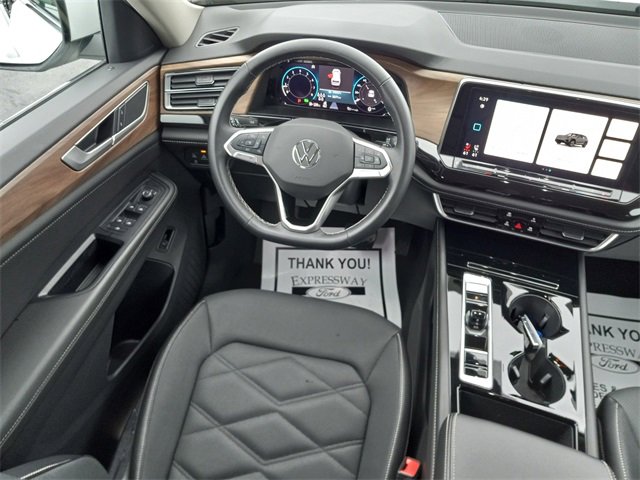 Used 2025 Volkswagen Atlas SE image 16