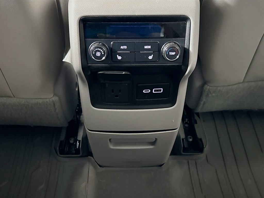 Used 2020 GMC Acadia SLT w/ Premium Package FWD image 26