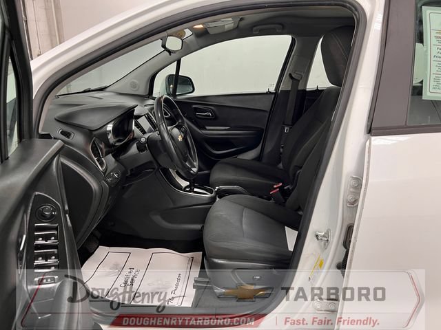 Used 2020 Chevrolet Trax LS FWD image 27