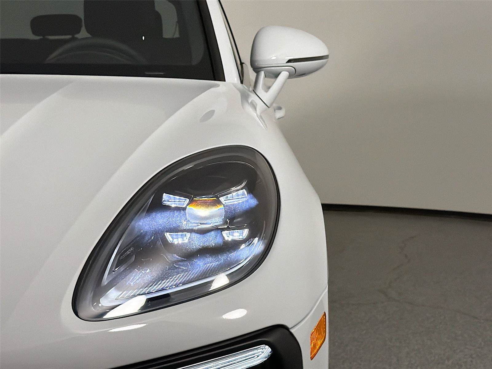 Certified 2025 Porsche Macan S AWD/4WD image 15