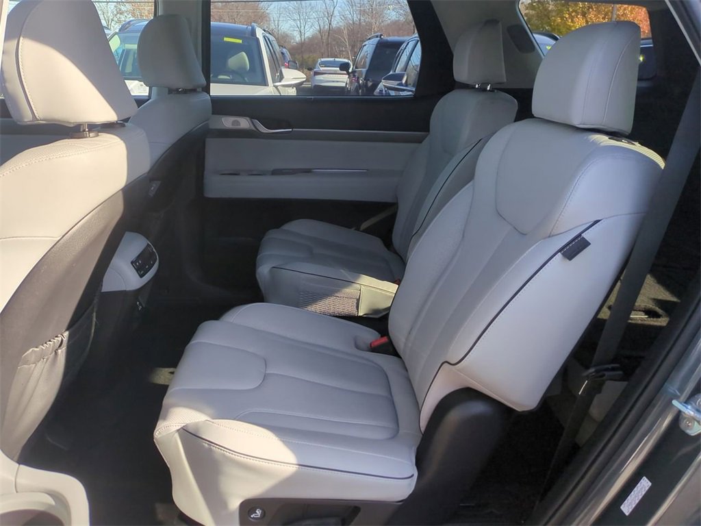 Used 2023 Hyundai Palisade SEL w/ Premium Package image 24