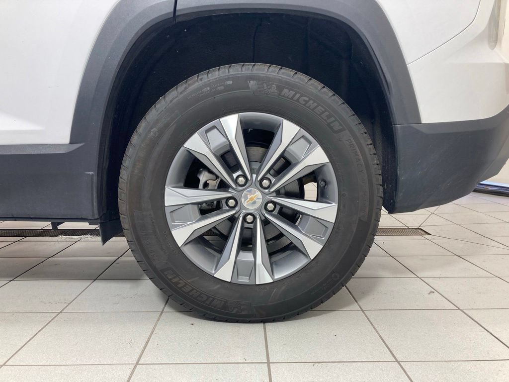 Used 2026 Chevrolet Equinox LT AWD/4WD image 25