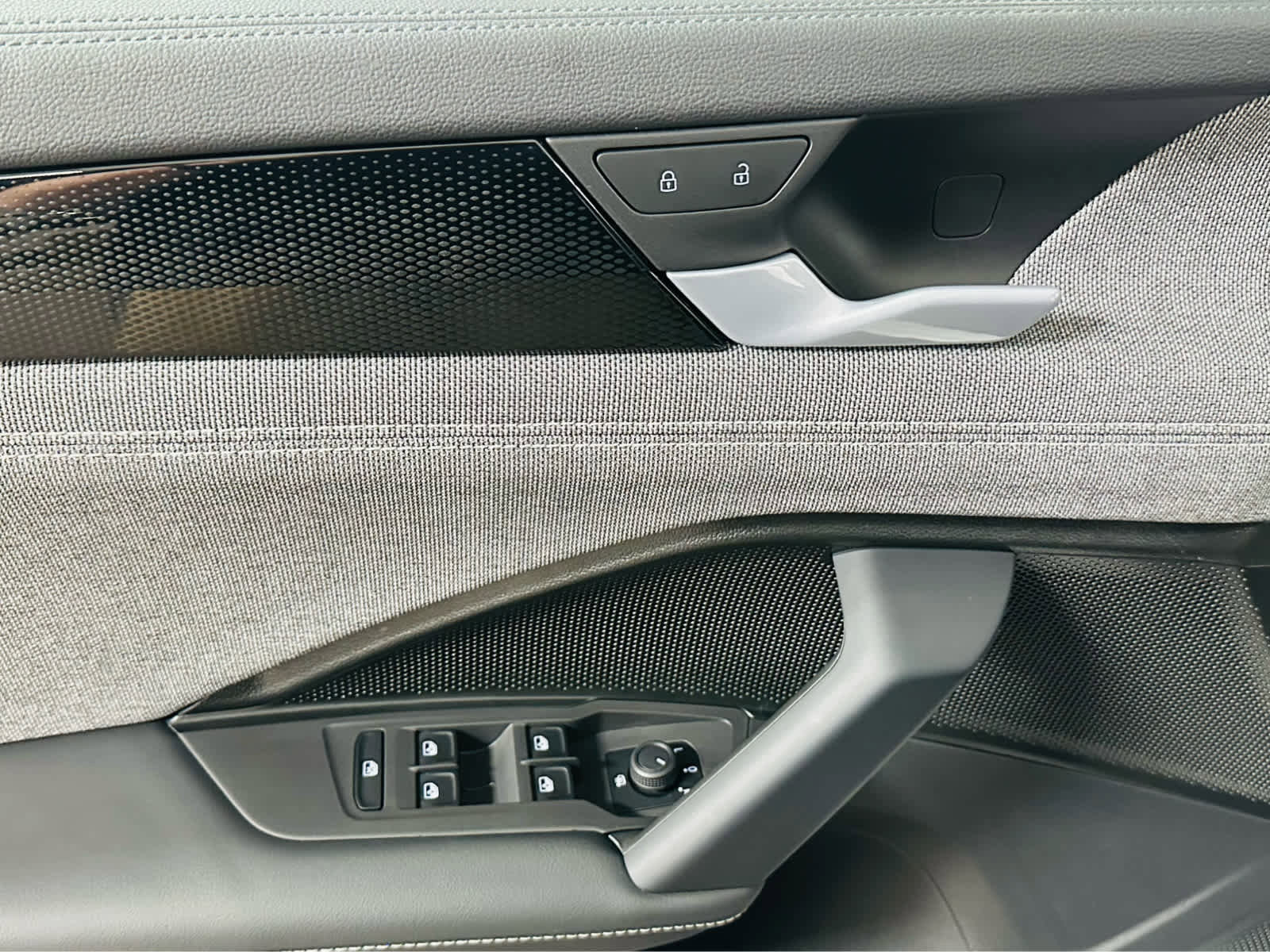 Certified 2025 Volkswagen Tiguan S image 20