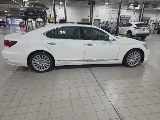 Used 2013 Lexus LS 460 L w/ Preferred Accessory Package AWD/4WD image 19
