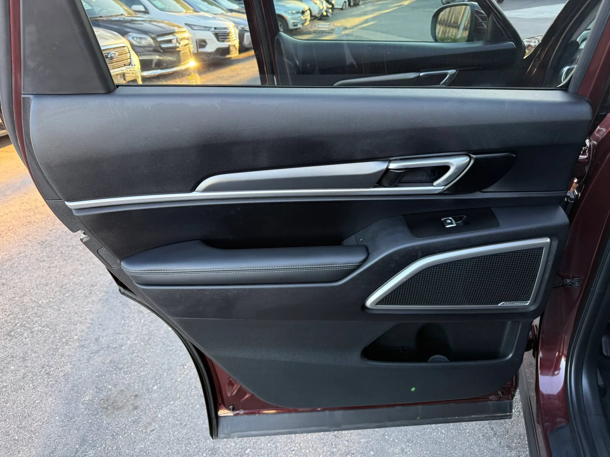 Used 2022 Kia Telluride S AWD/4WD image 40