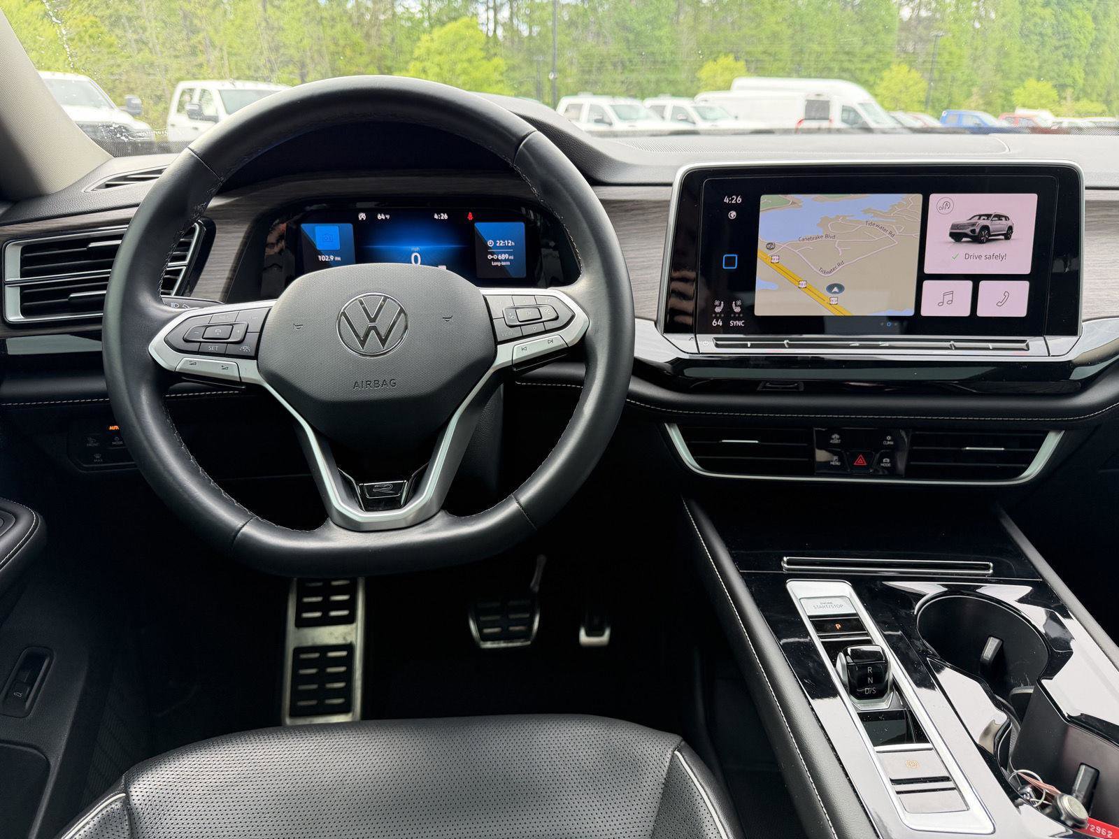 Used 2024 Volkswagen Atlas SEL Premium R-Line image 8