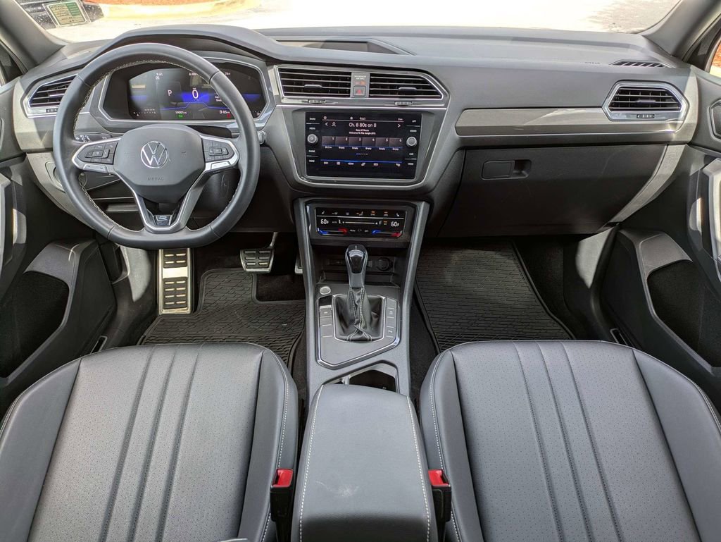 Used 2023 Volkswagen Tiguan SE R-Line image 19