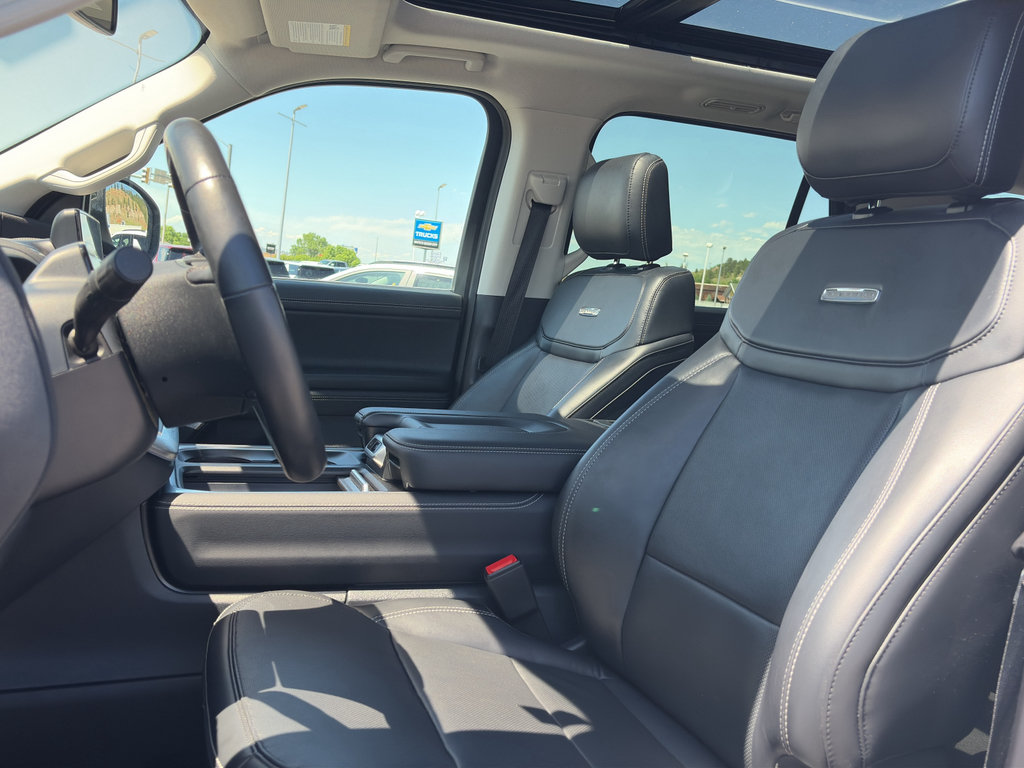 Used 2025 Ford Expedition Max Platinum AWD/4WD image 13