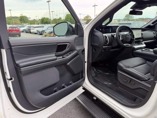 New 2027 Ford Expedition Max Platinum w/ Stealth Performance Package AWD/4WD image 12
