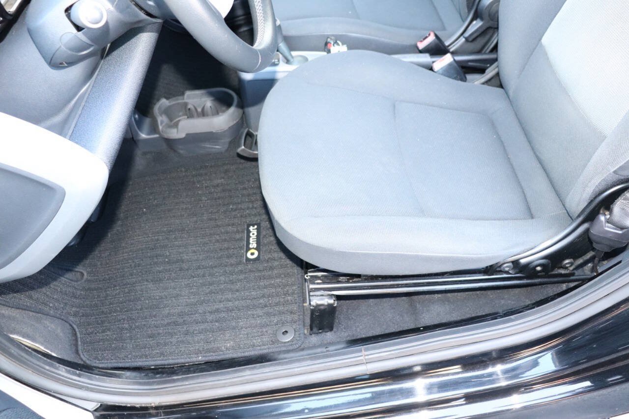 Used 2013 smart fortwo pure RWD image 14