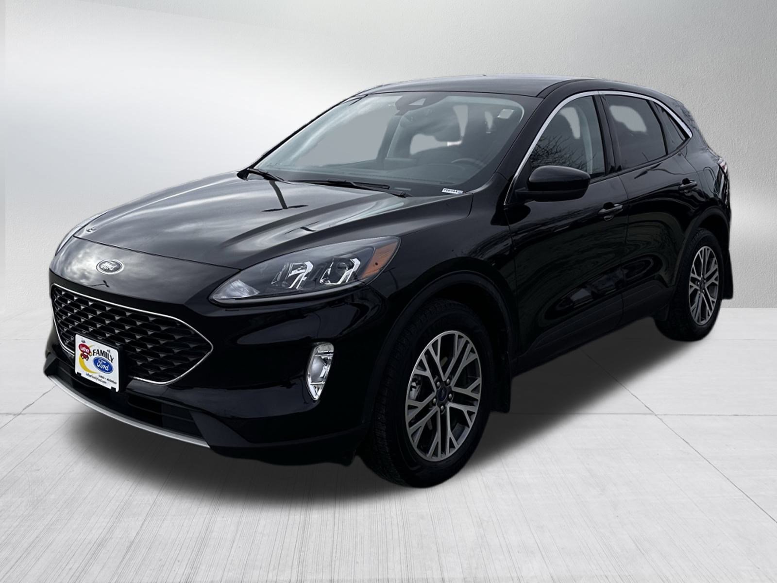 Certified 2022 Ford Escape SEL w/ Technology Package image 3