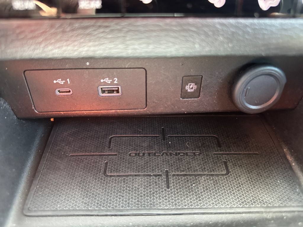Used 2022 Mitsubishi Outlander SEL AWD/4WD image 36