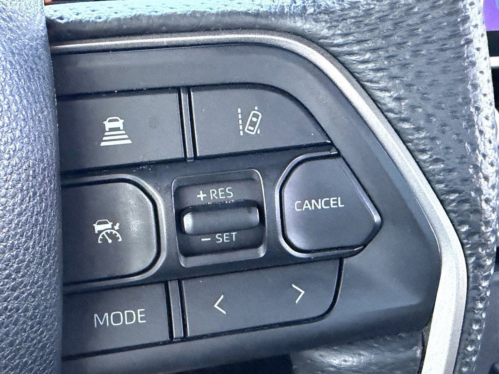 Used 2025 Toyota Sequoia Limited AWD/4WD image 30