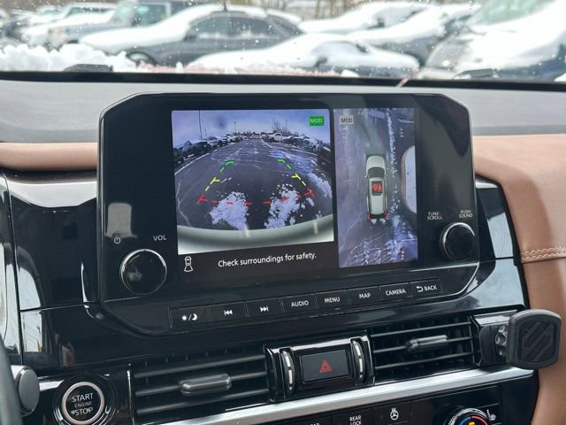 Used 2022 Nissan Pathfinder Platinum w/ Cargo Package image 28