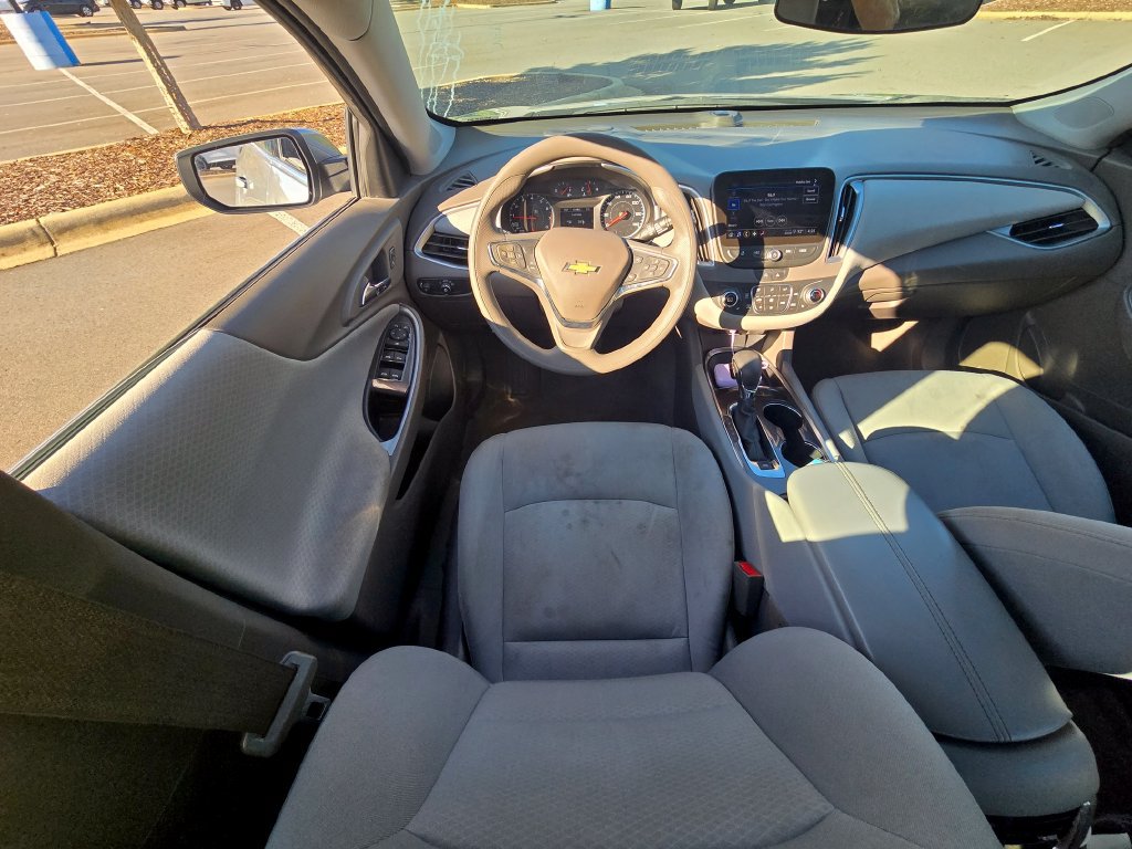 Used 2025 Chevrolet Malibu LT FWD image 13