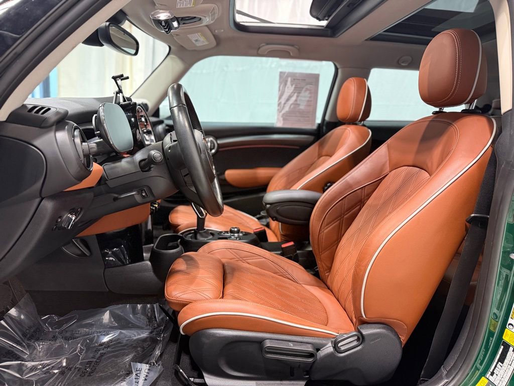Used 2024 MINI Cooper SE w/ Signature Upholstery Package image 8