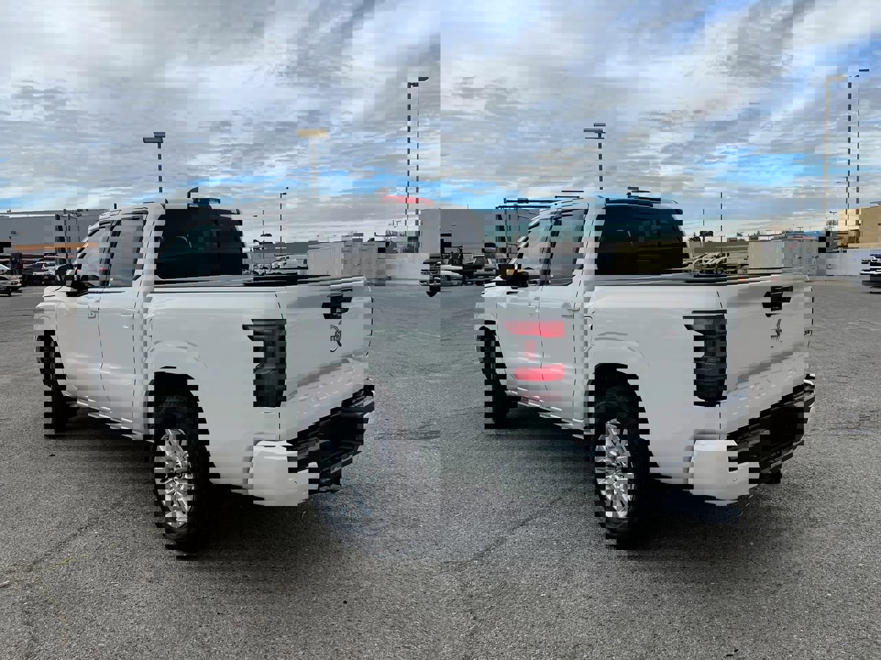 Used 2024 Nissan Frontier SV w/ SV Convenience Package image 4