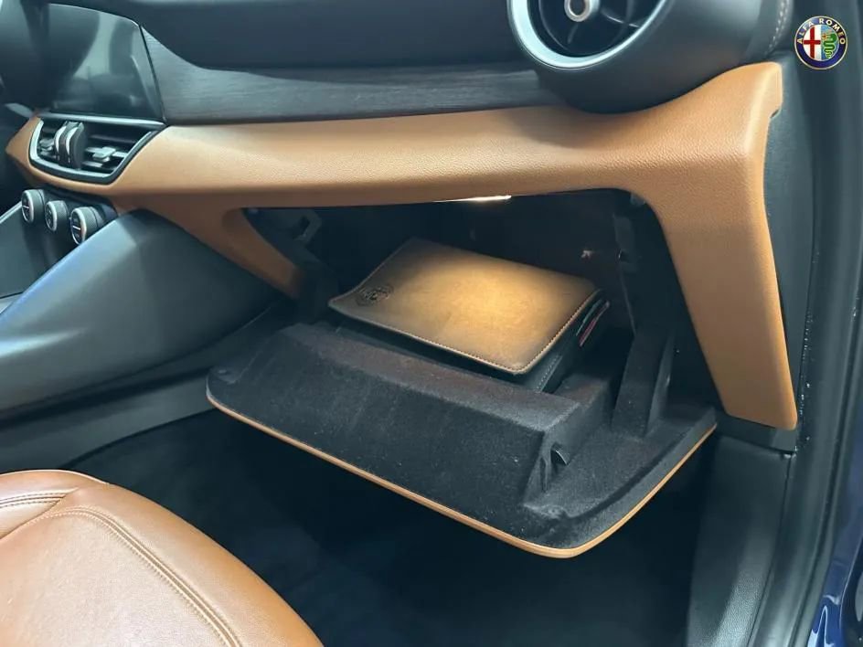 Used 2017 Alfa Romeo Giulia Ti w/ Leather Package image 25