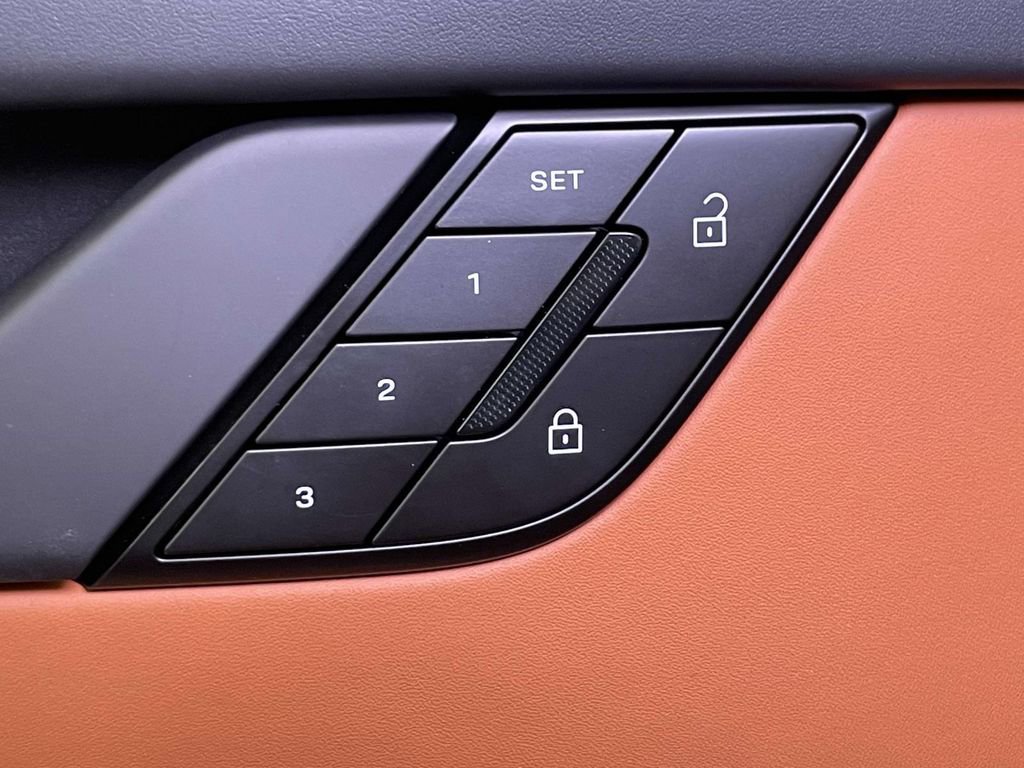 Used 2025 Porsche 911 Carrera S image 33