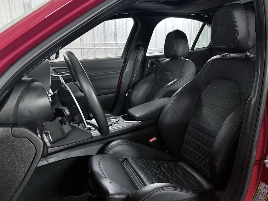 Used 2022 Alfa Romeo Giulia Veloce image 18