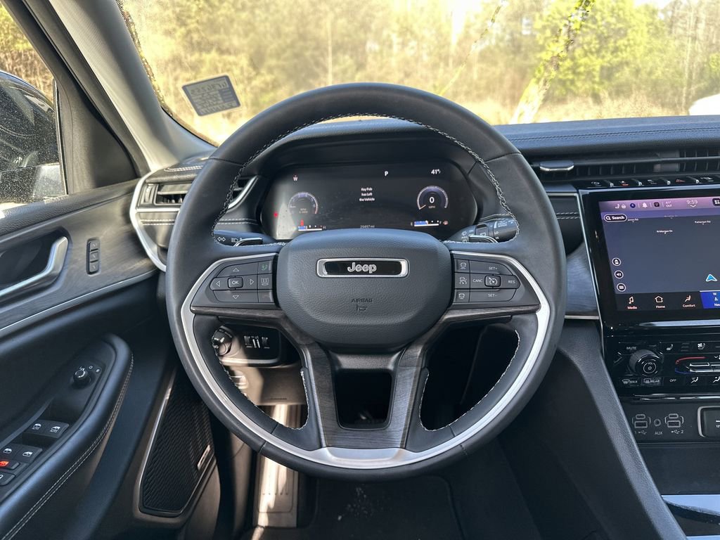 Used 2023 Jeep Grand Cherokee L Limited w/ Luxury Tech Group II image 25